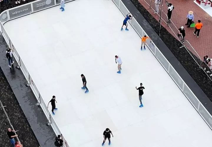 Pista de patinaje ubicada en el Mirador Pacífico de la Cinta Costera. Cortesía
