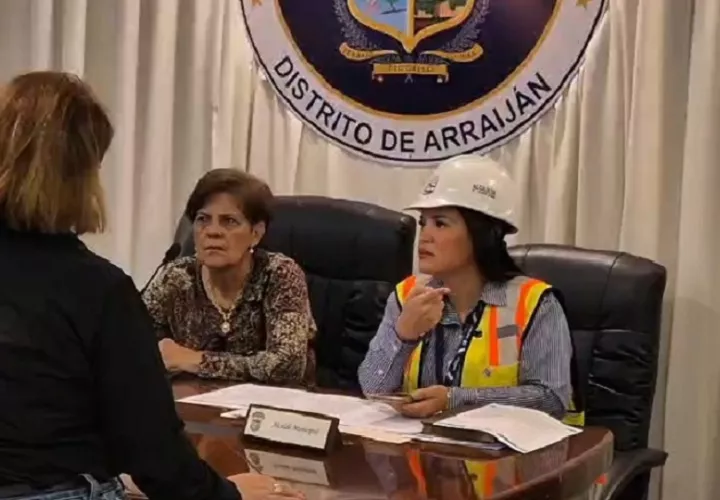 Luzdenia Oliver, presidenta del concejo, explicó que en la reunión se aclaró que, aun cuando se escuchó el planteamiento de la alcaldesa Peñalba, la exoneración de impuestos es potestad de los ediles. Foto. Eric Montenegro