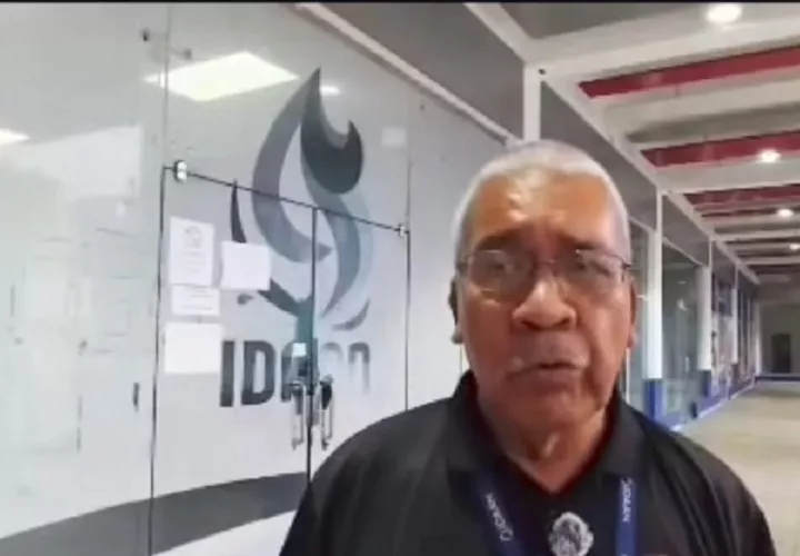 José González, dirigente de los trabajadores del Idaan en Colón, precisaron que se han reunido con el  MEF en busca de respuestas. Foto. Diómedes Sánchez