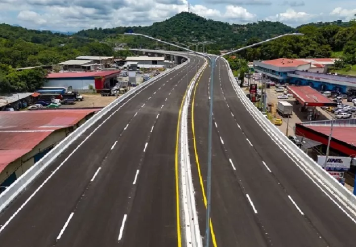 Viaducto del Corredor de las Playas que tiene longitud de 1.8 kilómetros y que va desde la autopista hasta el sector de La Pesa.  Cortesía