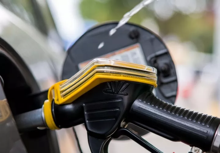 El etanol es un combustible de origen biológico utilizado a escala global. Foto: Grok