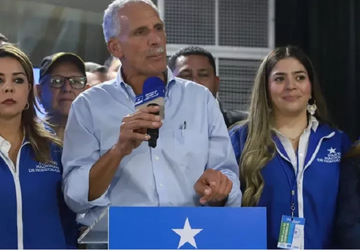 Los gobiernos de derecha reconocen a  Nasry Asfura como el mandatario electo de Honduras. Foto: EFE