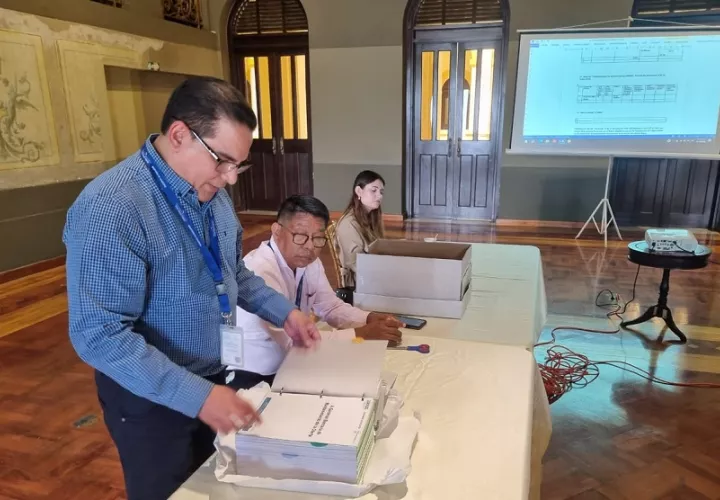 La licitación se realizó en la sede principal del Ministerio de Gobierno en el Casco Antiguo. Foto: Cortesía