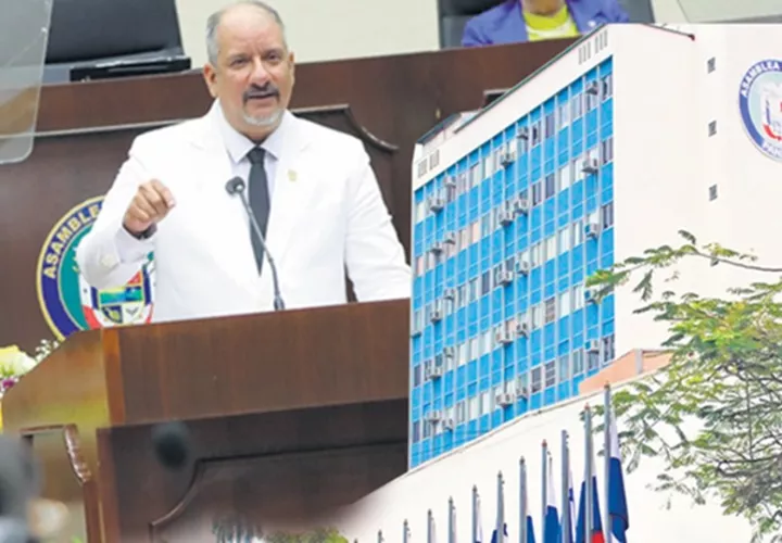 En su discurso como presidente del Legislativo, Herrera se comprometió a eliminar las “botellas”.