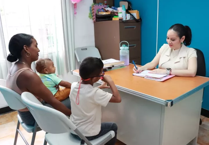  El diagnóstico temprano facilita el proceso de rehabilitación; se aconseja a los padres de familia llevar un control de la salud de sus hijos desde el embarazo. Foto: Cortesía 