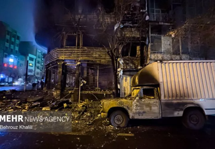 Los destrozos en un edificio de Teherán como consecuencia de las protestas contra el régimen. Foto: EFE