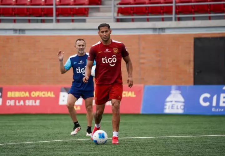 Javier Rivera en los entrenamientos de Panamá. Foto: FPF