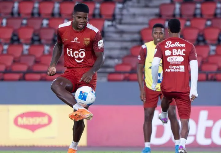 Kadir Barría durante los entrenamientos en la selección de Panamá. Foto: FPF