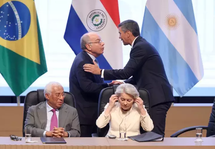 La firma del histórico acuerdo dará lugar a una de las mayores zonas integradas del mundo, con 720 millones de personas, tras 26 años de negociaciones. EFE