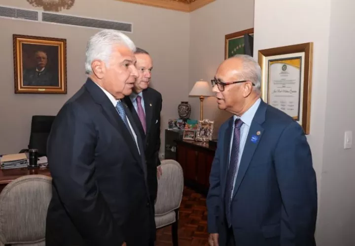 El presidente de la República, José Raúl Mulino, junto al secretario general de la OEA, Albert Ramdin. Foto: Cortesía