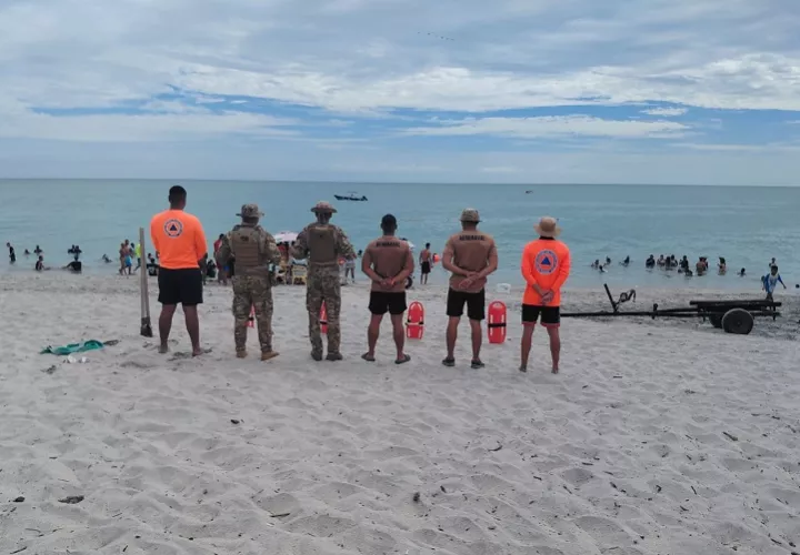 Playa La Ensenada, ubicada en el distrito de San Carlos, reunía a más de 56 bañistas; y otras 1,050 en playa La Ermita.