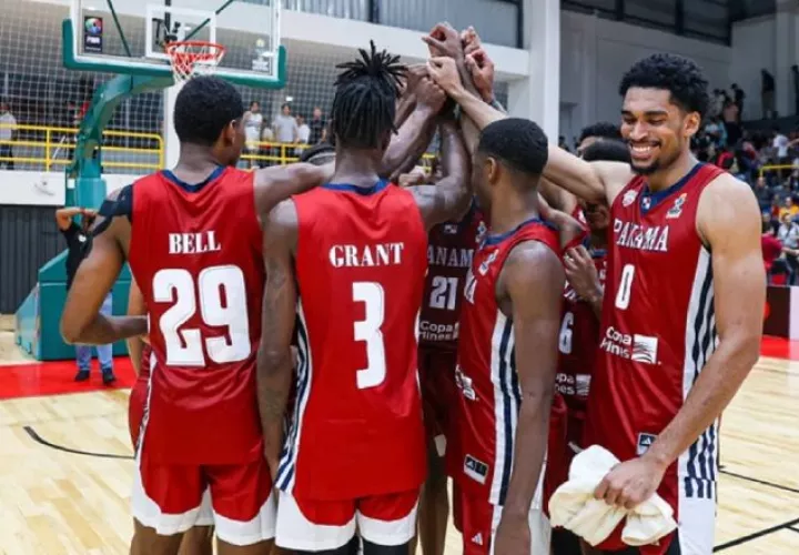 Jugadores de la selección de baloncesto de Panamá. Foto: Fepaba