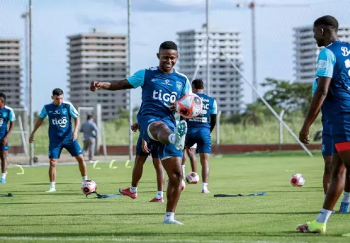 Gustavo Herrera, en los entrenamientos de la selección de Panamá en Bolivia. Foto: FPF