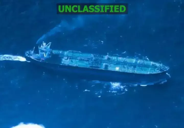 El buque Sagitta navegando en el Caribe. Foto: EFE