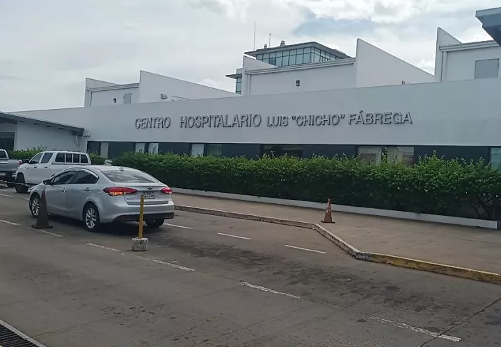 La víctima, Melitza Pinto, de 29 años, necesita con urgencia sangre tipo A+. Foto. Melquíades Vásquez