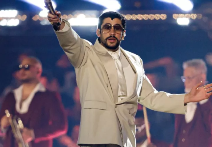 Bad Bunny, el artista más escuchado de Spotify con su álbum 'DeBÍ TiRAR MáS FOToS'. Foto: EFE