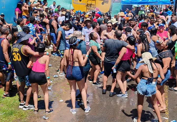 Para la realización del carnaval, el municipio de Capira otorga 5 mil dólares a las tunas de calle arriba y abajo. Foto: Eric Montenegro
