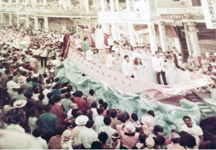 La oficialización de la fiesta no se dio hasta 1910 con la coronación de la primera reina de Panamá, Manuela Vallarino. Foro: Panamá Vieja Escuela