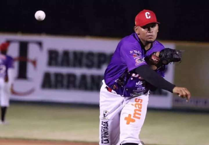 Dereck Gómez, Lanzador del Año del Campeonato Nacional de Béisbol Juvenil 2026. Foto: Fedebeis