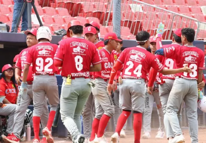 Miembros del equipo juvenil de Coclé. Foto: Fedebeis