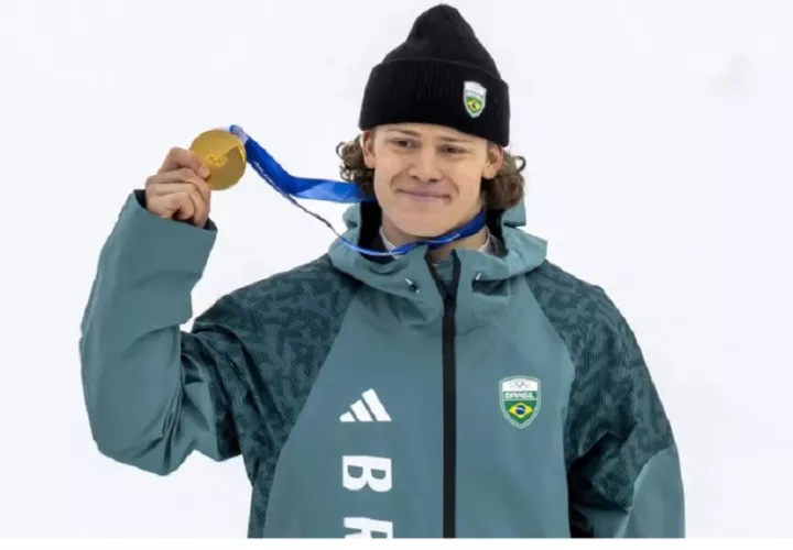 El medallista de oro brasileño Lucas Pinheiro Braathen. EFE/EPA/MICHAEL BUHOLZER