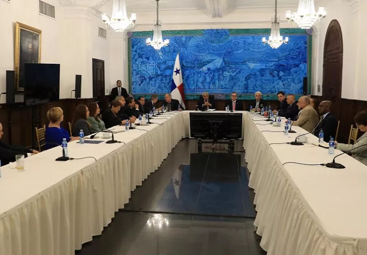 Durante la reunión. Foto: Presidencia