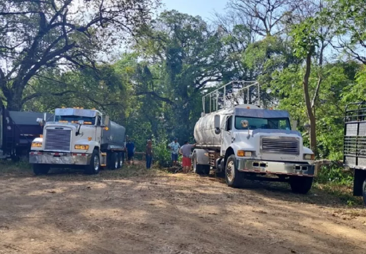 Según los registros del MINSA, 249,900 galones de agua extraídos de fuentes hídricas autorizadas por MiAmbiente han sido clorados. Foto. Eric Montenegro