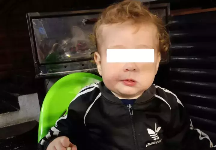 La madre de Dante es manicurista. 