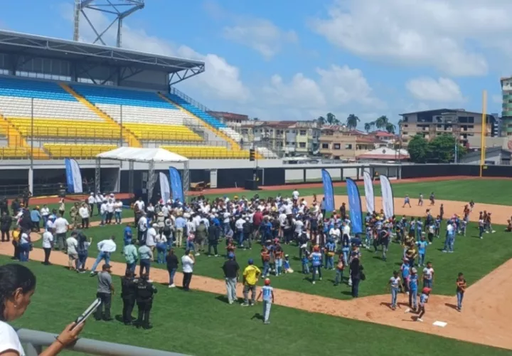 Inauguración del renovado estadio. Foto: Diomedes Sánchez