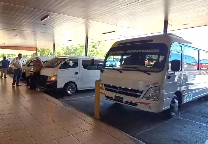 En el caso de su ruta, compuesta por 15 unidades, el consumo diario total asciende a aproximadamente 1,500 dólares. Foto. Thays Domínguez
