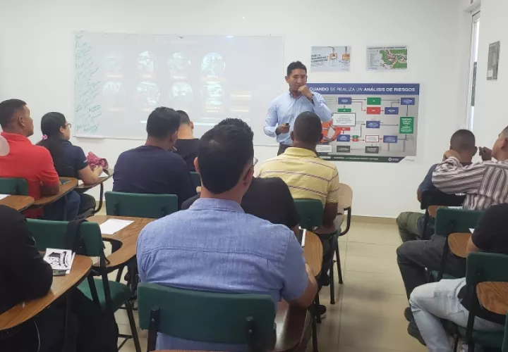 El 'onboarding' de ayer jueves en la Universidad Latina de Penonomé convocó a varios seleccionados.  Fanny Arias