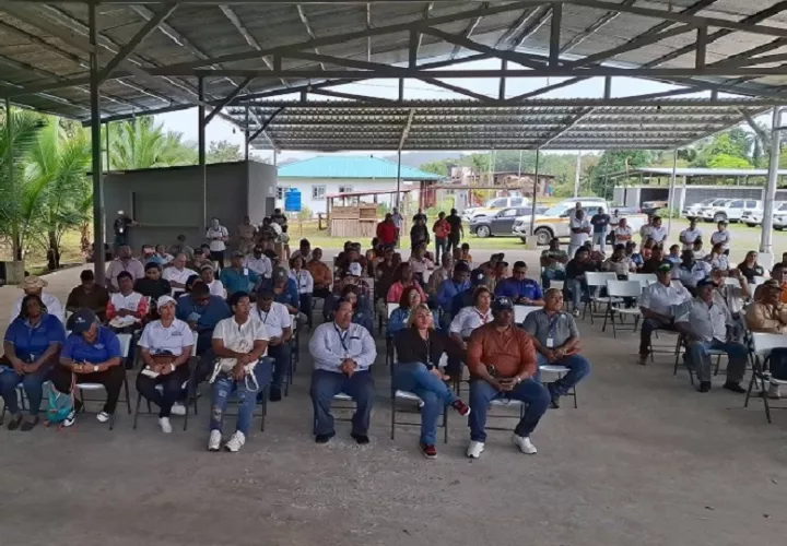  Julio Hernández, gobernador de Colón, reconoció que el tema minero ha sido manejado históricamente sin la debida participación comunitaria. Foto. Diómedes Sánchez