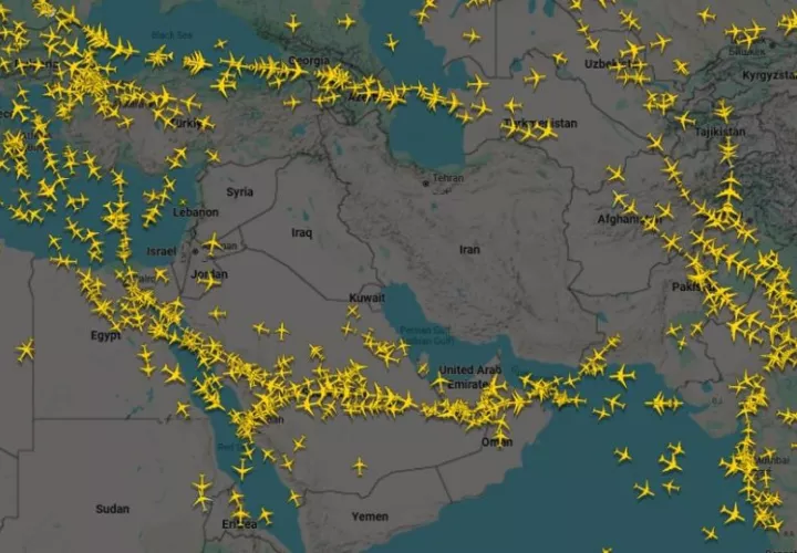 Espacio aéreo sobre Irán sin vuelos debido a la amenaza de ataques con misiles por parte de EE.UU. e Israel. Foto: EFE