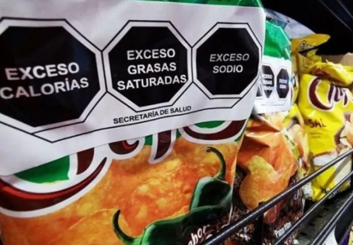 No hay un consenso sobre cómo debe ser el etiquetado frontal de advertencia en los alimentos. Foto: Archivo