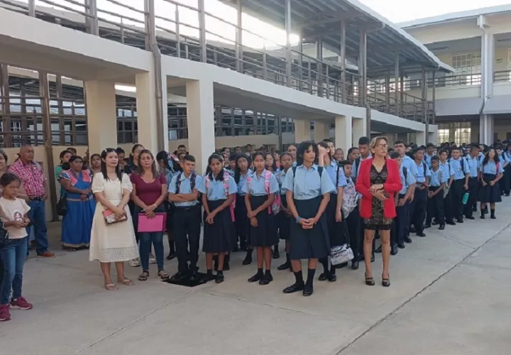 La directora regional de Educación, Daysi Atencio, dijo que 58 centros fueron incluidos en el plan de mantenimiento, con un avance que supera el 80% de los trabajos programados. Foto. Thays Domínguez