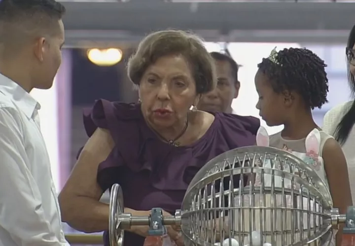 Mayín Correa disfruta ir a la Lotería.