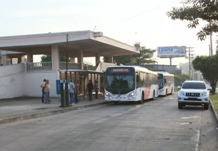 La empresa aclaró que las rutas seguirán existiendo; lo que se hará es minimizar la oferta para que los usuarios opten por las líneas del Metro.La funcionaria aclaró que las rutas seguirán existiendo; lo que se hará es minimizar la oferta para que los usuarios opten por las líneas del Metro. Foto: Archivo