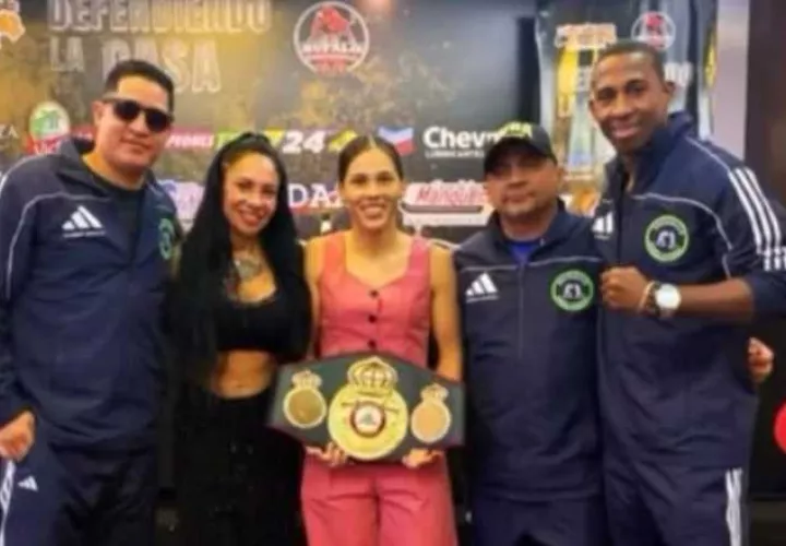 La campeona panameña Nataly Delgado (cent.), junto a Yanissa  Castrellón, ambas en Nicaragua, listas para sus combates. Foto:Insgram