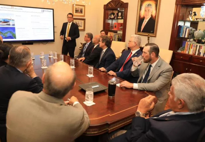 Reunión de representantes de Royal Caribbean Group con el presidente José Raúl Mulino. Foto: Cortesía