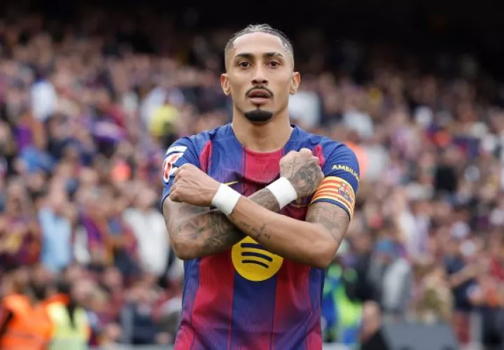 Raphinha celebra su gol para Barcelona. Foto: EFE