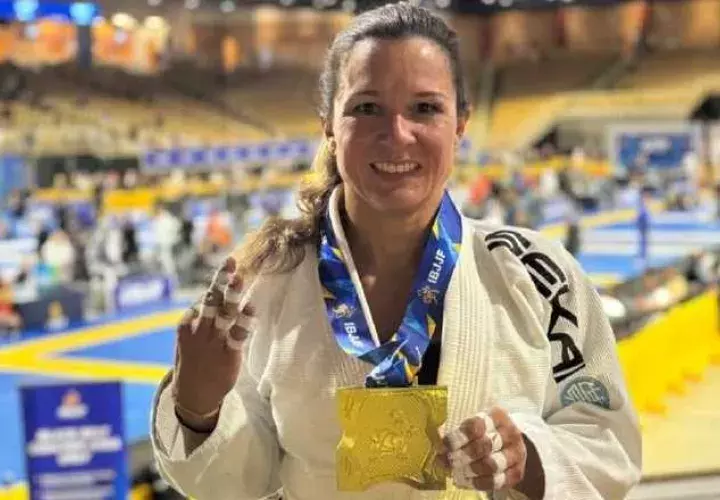 Jennisín Rosanía se colgó  la medalla de oro en el Panamericano de Jiu-Jitsu en Estados Unidos. Fotos: Cortesía