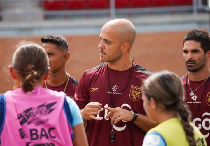 Gerard Aubí, técnico de la Sub-17 femenina. Foto: FPF