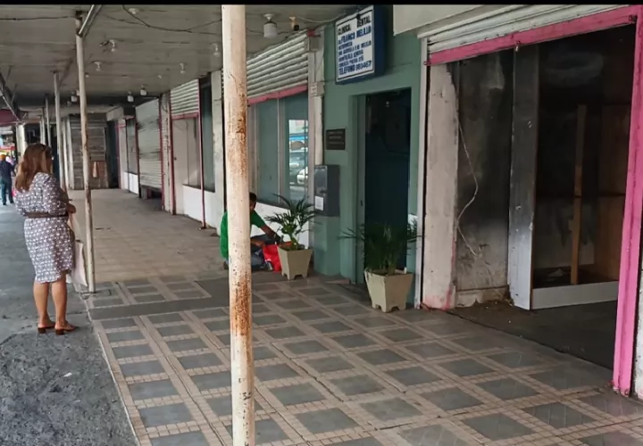 Buscan personal especializado que evalúe técnicamente los daños estructurales ocasionados por el fuego. Foto. Melquíades Vásquez