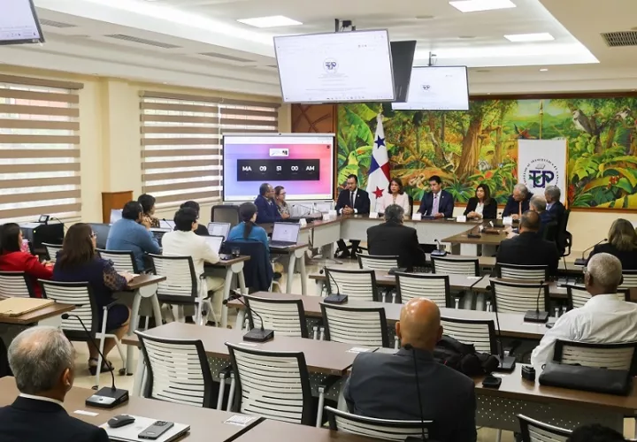 acto_publico_dormitorio_utp_1.jpg