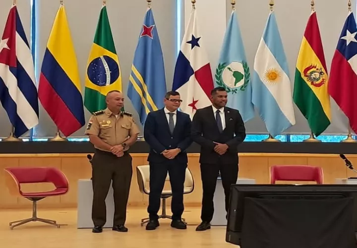 También se abordo el tema de los sujetos obligados y el sistema financiero.