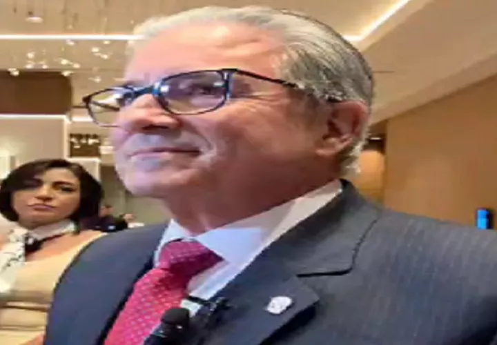 El ministro de Salud, Fernando Boyd Galindo.