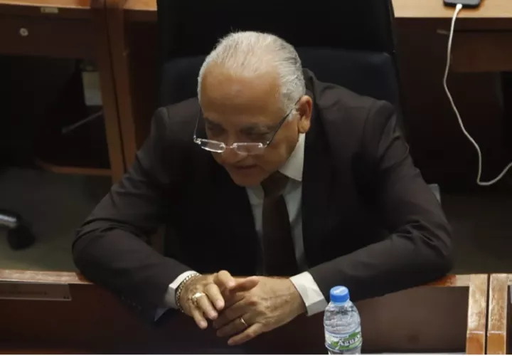 El diputado Luis Eduardo Camacho le dio su voto de confianza a Jaime Barroso. Foto: Alexander Santamaría