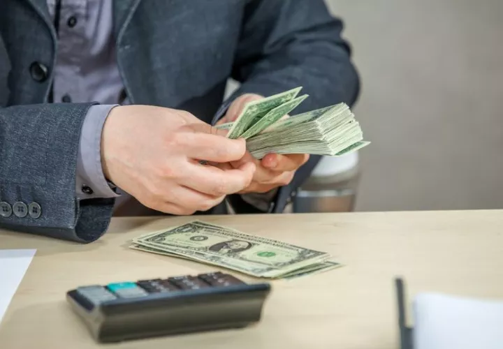 El 82% de los talentos señala que el décimo tercer mes les ayuda a aliviar la presión financiera. Foto: Cortesía