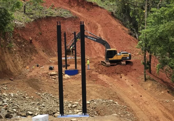 Avanza la construcción de los puentes zarzo en la comarca. 