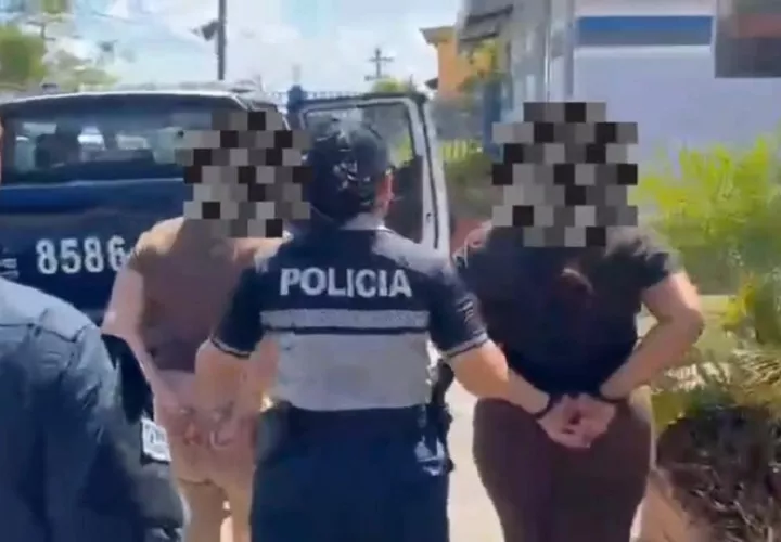 Entre los imputados figuran los dos hombres y las tres mujeres, de nacionalidades venezolana y colombiana.  Foto. Policía Nacional